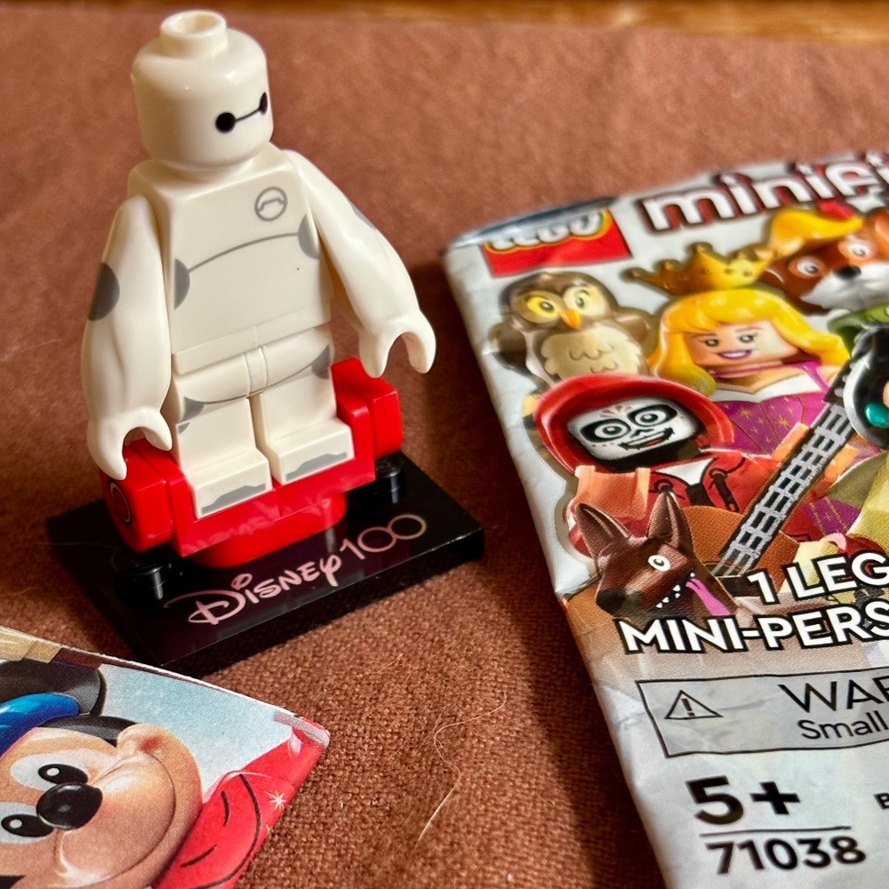 LEGO DISNEY 100 "Bay Max" dis100-17 INCL All pieces, accessories, pamphlet & bag